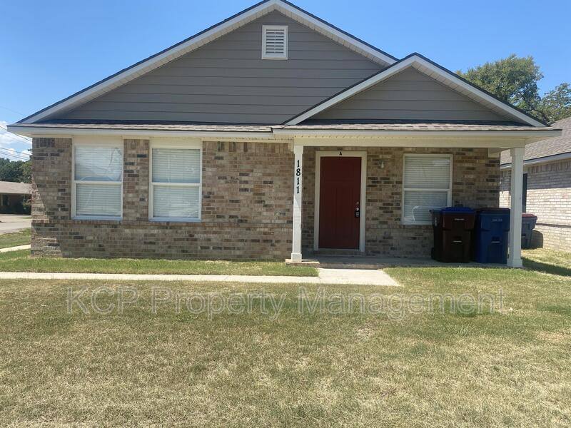 Apartment for rent at 1811 Osage St #B, Fort Smith, AR 72901