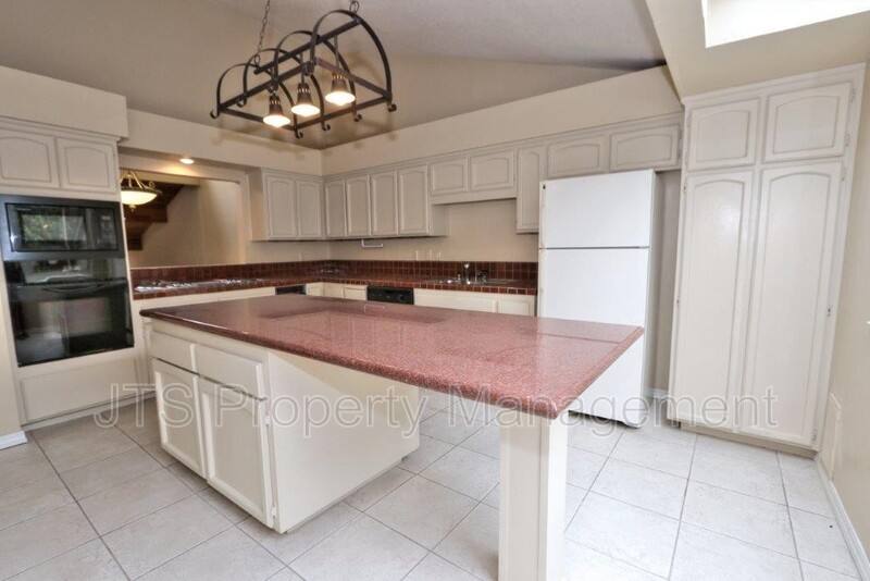 8944 Cliffside Lane, Fair Oaks, CA 95628 - House for Rent - Image 6