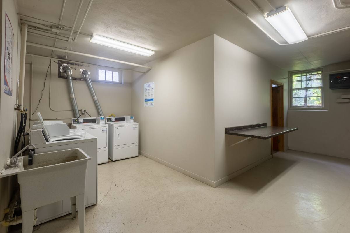 Apartment for rent at 3252 Girard Ave S, Minneapolis, MN 55408