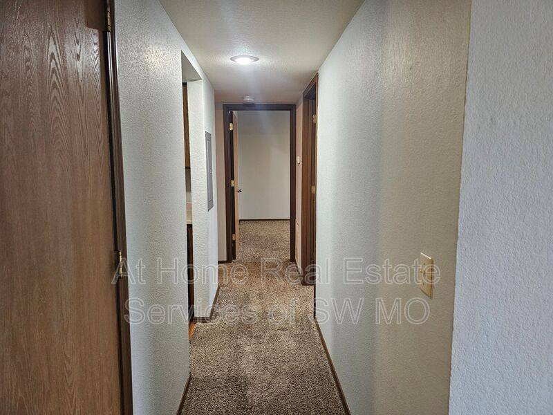 1947 S Ingram Mill Rd #B11, Springfield, MO 65804 - Apartment for Rent - Image 5