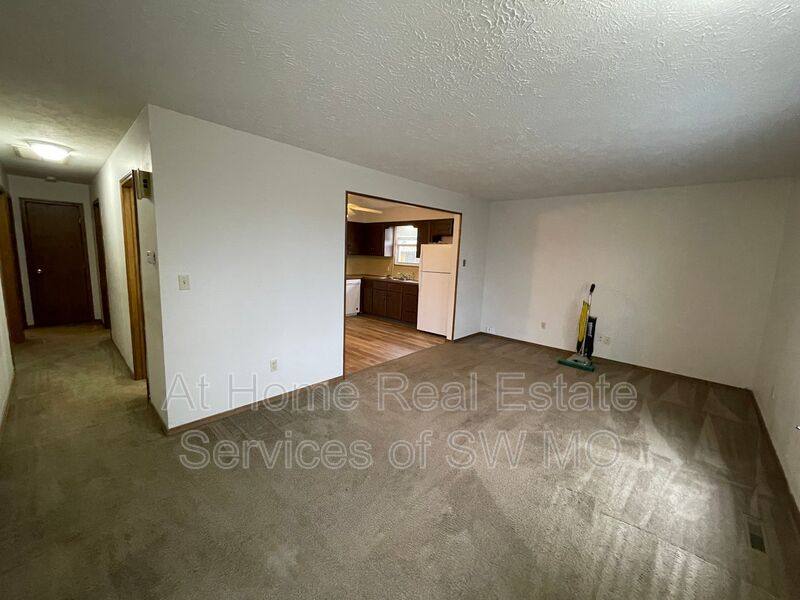 3355 E Portland #A, Springfield, MO 65804 - Apartment for Rent - Image 2