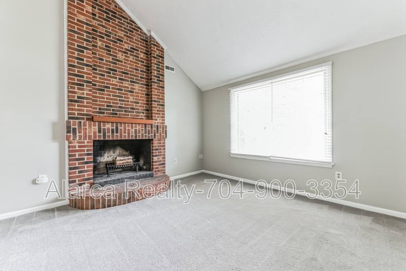 1207 Forest Wood Dr, Matthews, NC 28105 - House for Rent - Image 3