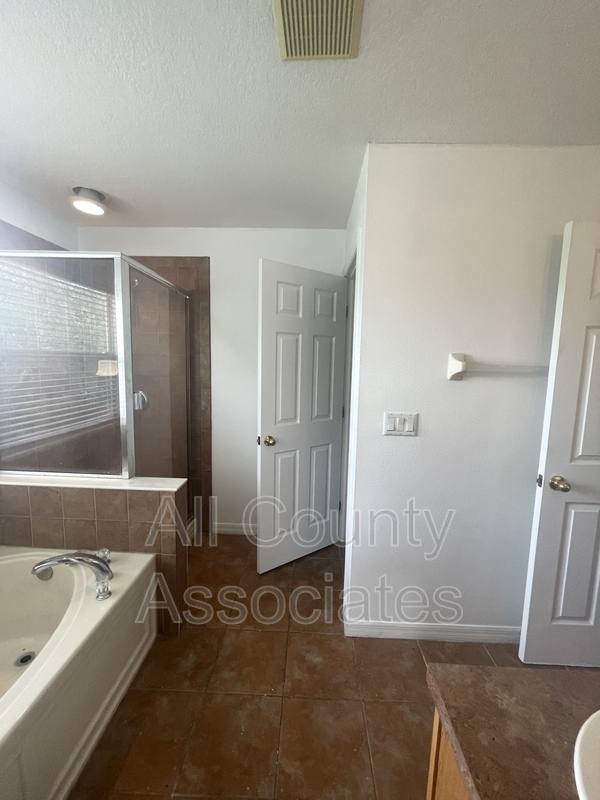 11675 Declaration Dr, Tampa, FL 33635 - Townhouse for Rent - Image 8