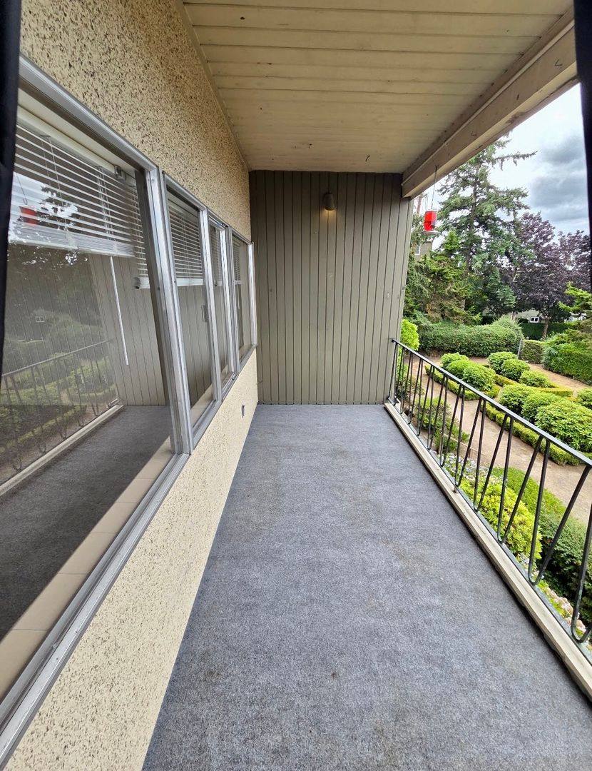 Mont Clare, 330 2nd Ave S, Kirkland, WA 98033 - Apartment for Rent - Image 3