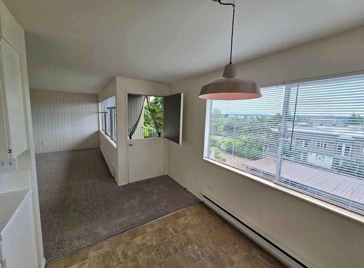 Mont Clare, 330 2nd Ave S, Kirkland, WA 98033 - Apartment for Rent - Image 4