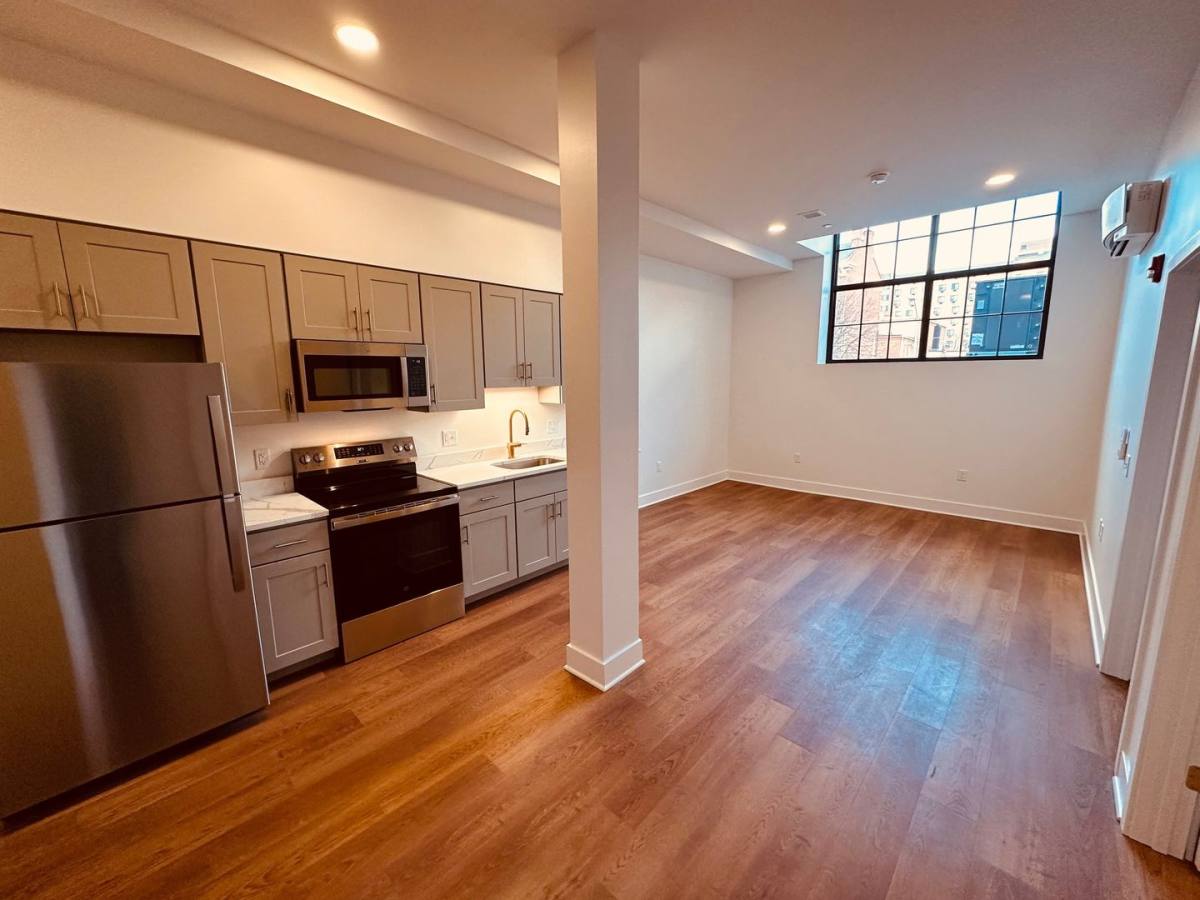 204 N George St #213, York, PA 17401 - Apartment for Rent - Image 2