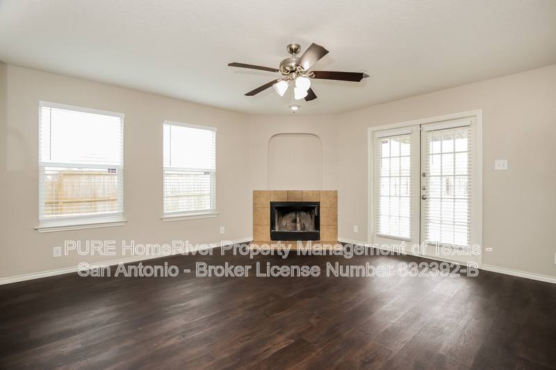 3402 Spanish Branch, San Antonio, TX 78222 - House for Rent - Image 2