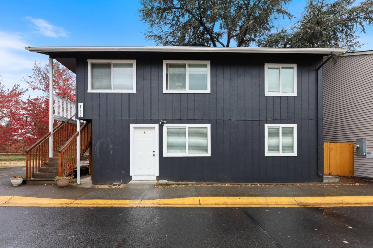 12560 SE Ramona St #A, Portland, OR 97236 - Apartment for Rent - Image 1