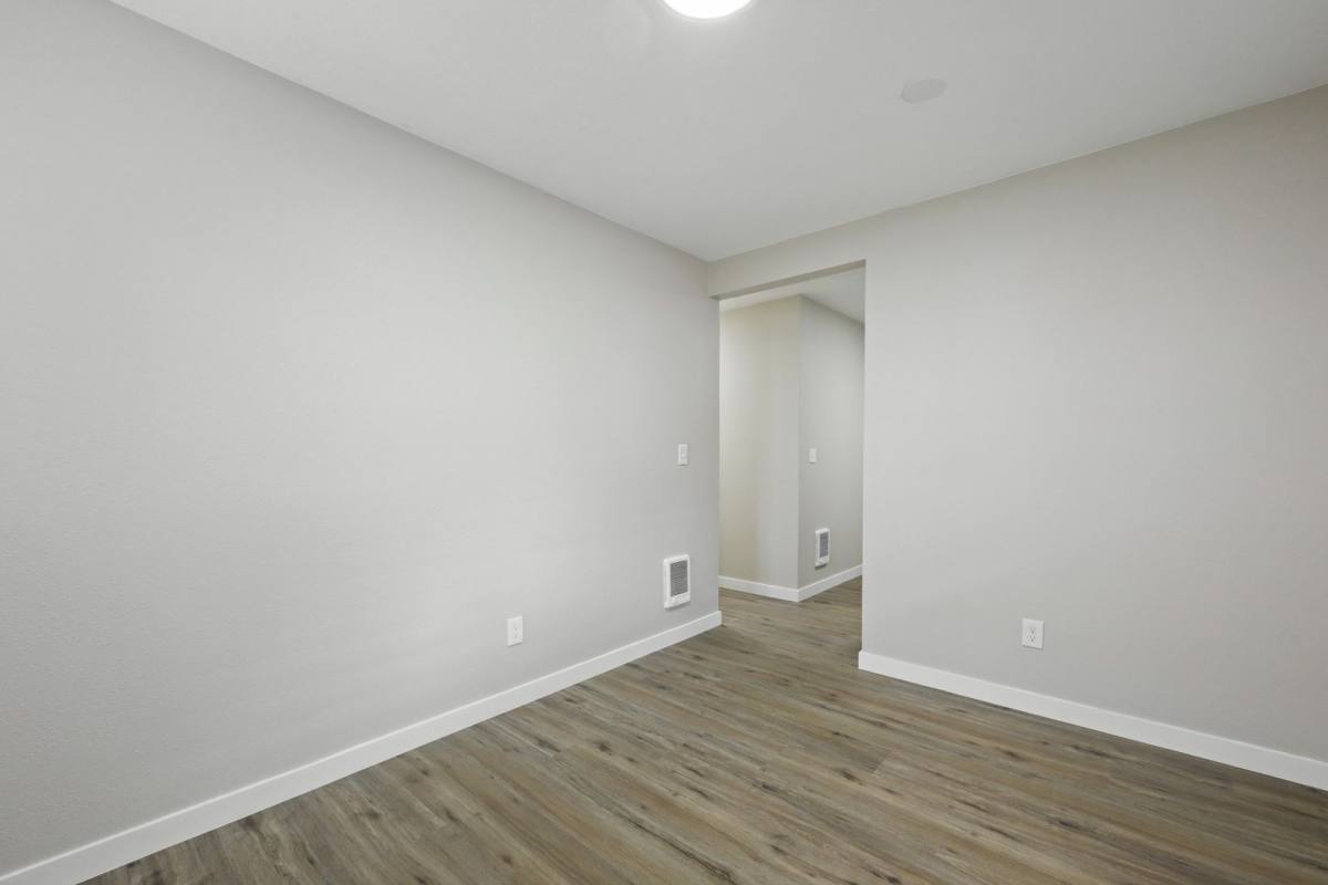 12560 SE Ramona St #A, Portland, OR 97236 - Apartment for Rent - Image 5