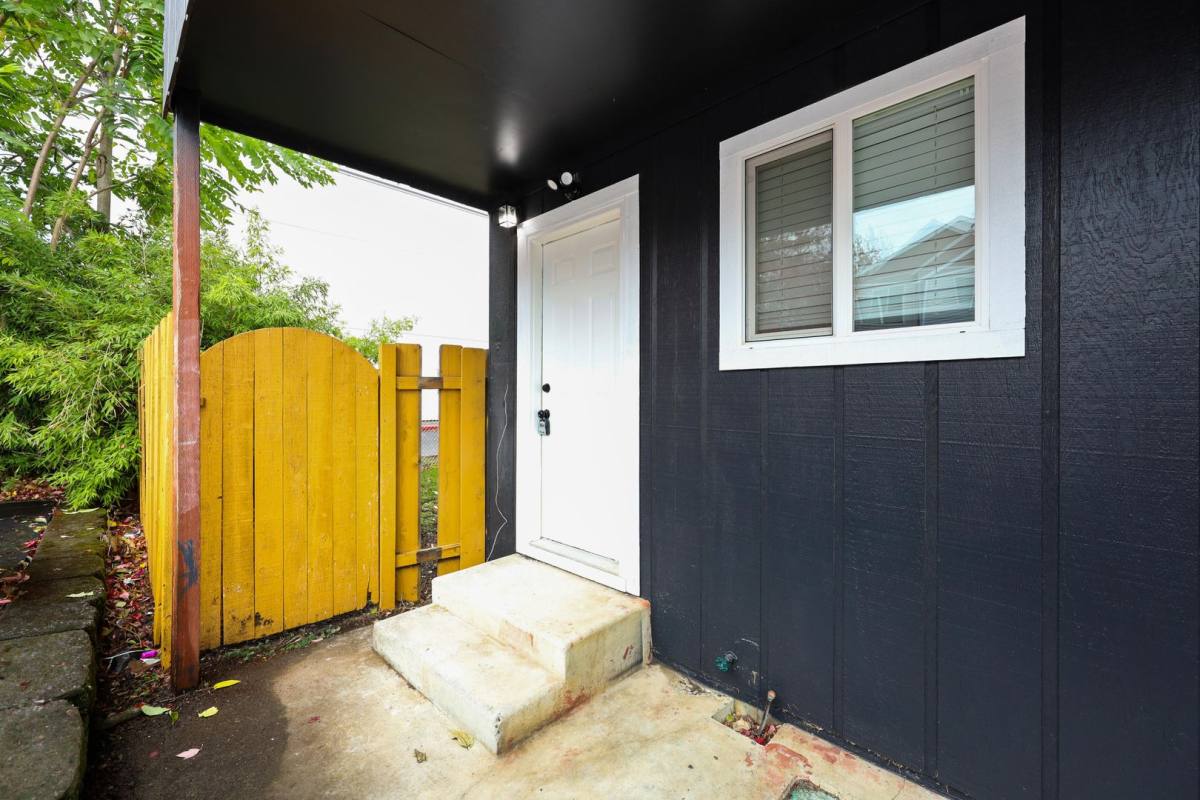12560 SE Ramona St #A, Portland, OR 97236 - Apartment for Rent - Image 2