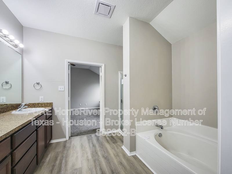 5914 Golden Cove Rd, Baytown, TX 77523 - House for Rent - Image 9
