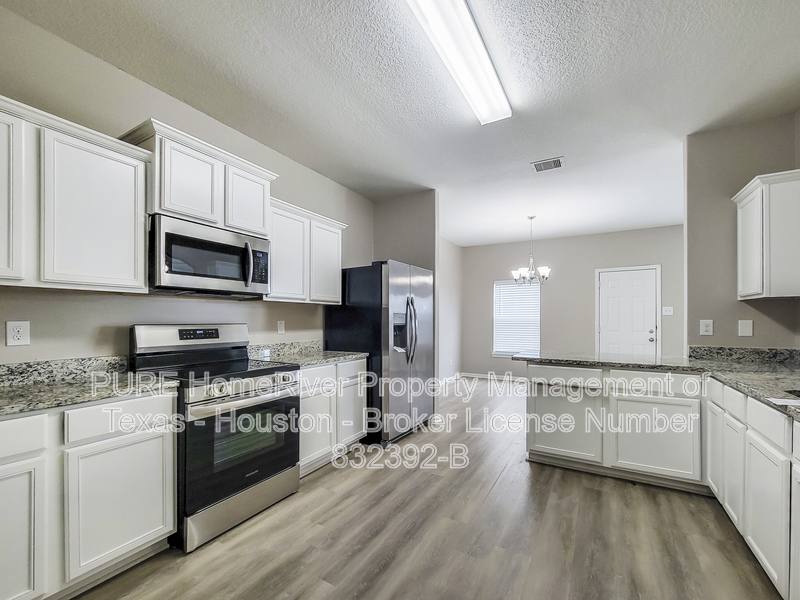 5914 Golden Cove Rd, Baytown, TX 77523 - House for Rent - Image 2