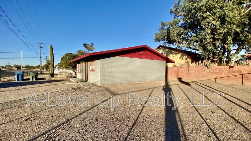 1101 E 32nd St, Tucson, AZ 85713 - House for Rent - Image 2