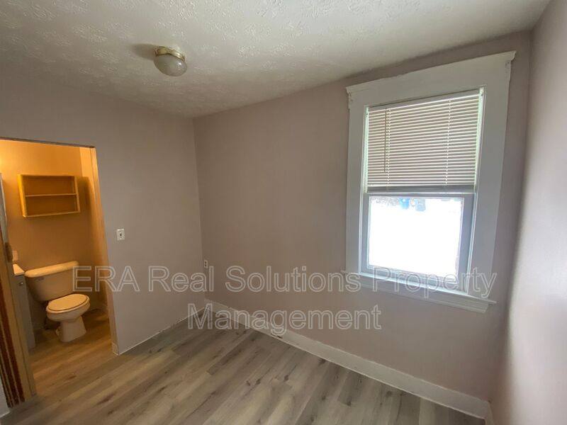 3272 W 98th St, Rear Unit, Cleveland, OH 44102 - Apartment for Rent - Image 3