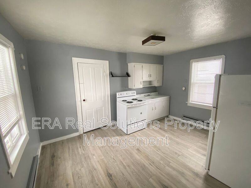 3272 W 98th St, Rear Unit, Cleveland, OH 44102 - Apartment for Rent