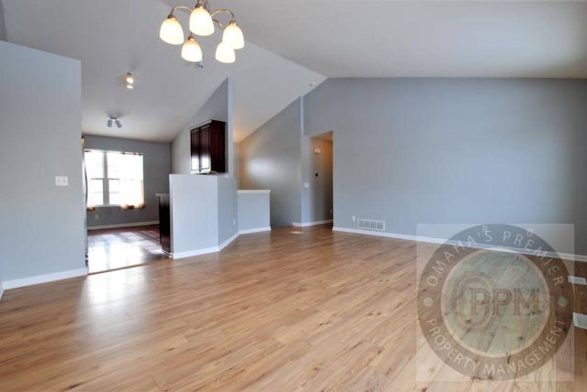 19350 Laci St, Omaha, NE 68135 - House for Rent - Image 2
