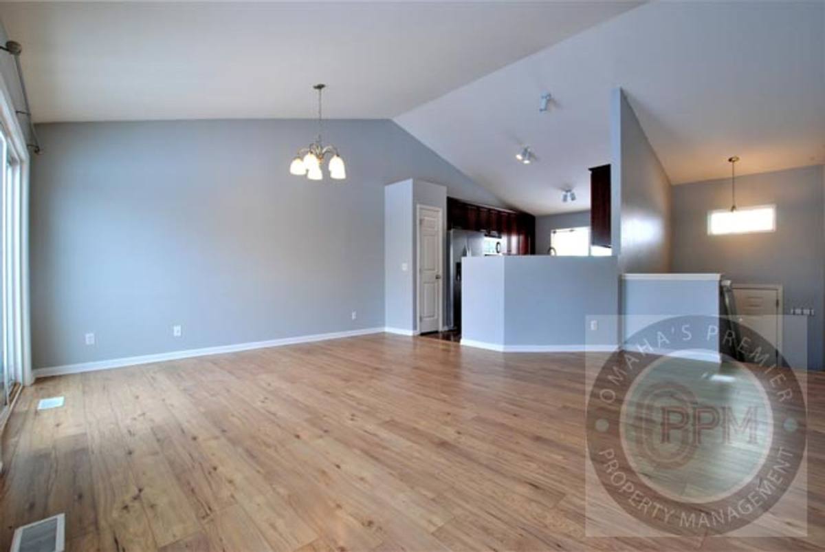 19350 Laci St, Omaha, NE 68135 - House for Rent - Image 3