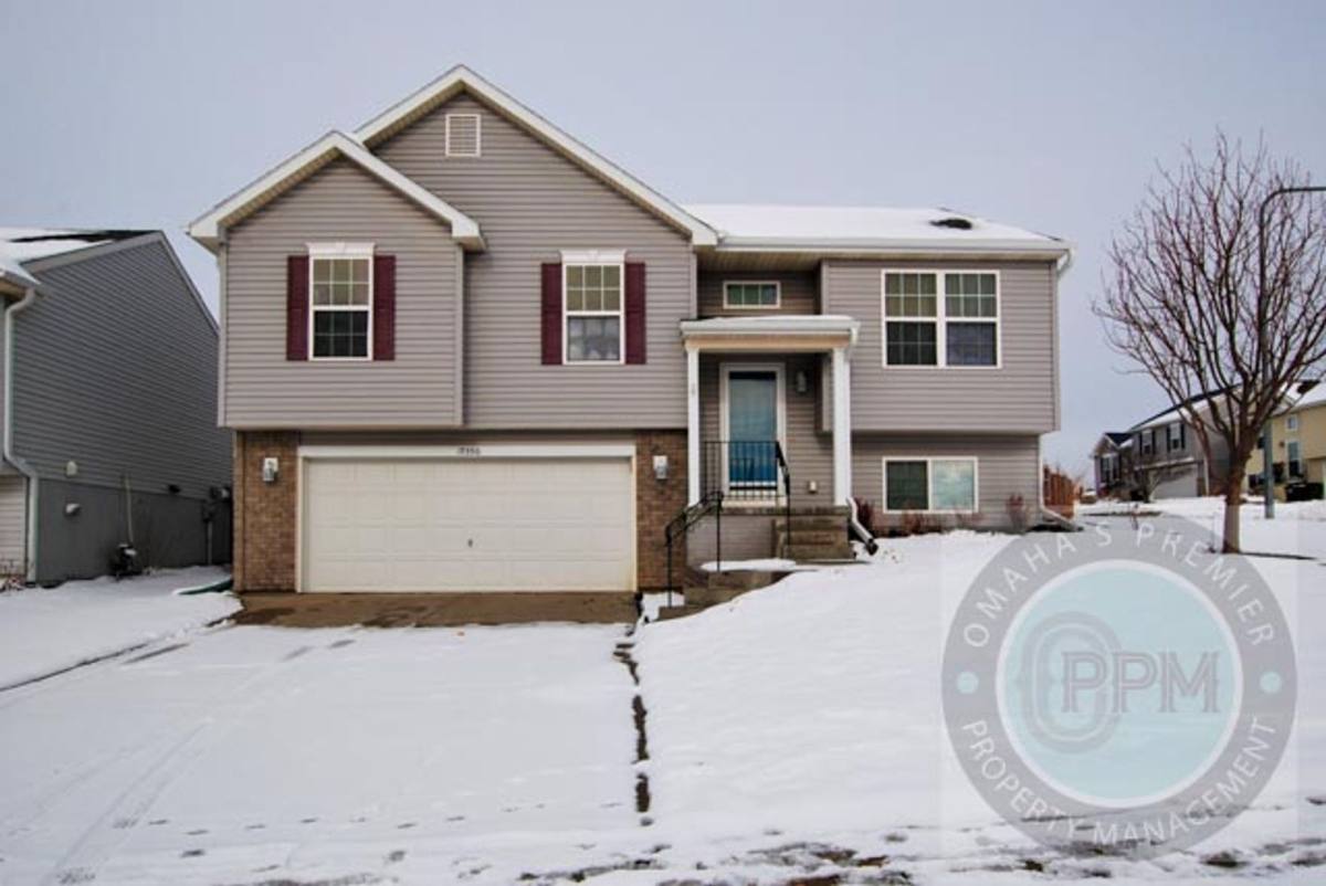 19350 Laci St, Omaha, NE 68135 - House for Rent - Image 1