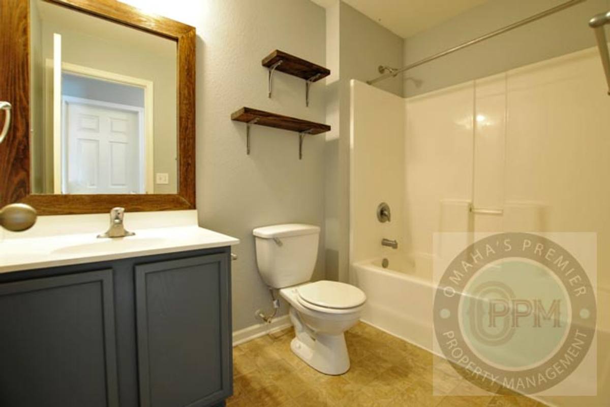 19350 Laci St, Omaha, NE 68135 - House for Rent - Image 8