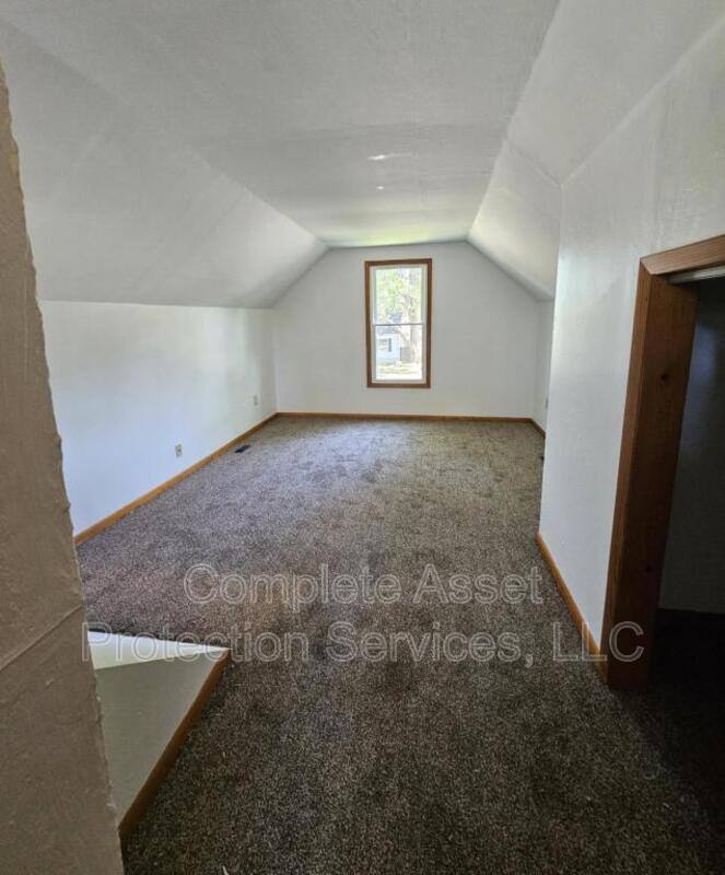 2430 81st St, Highland, IN 46322 - House for Rent - Image 2