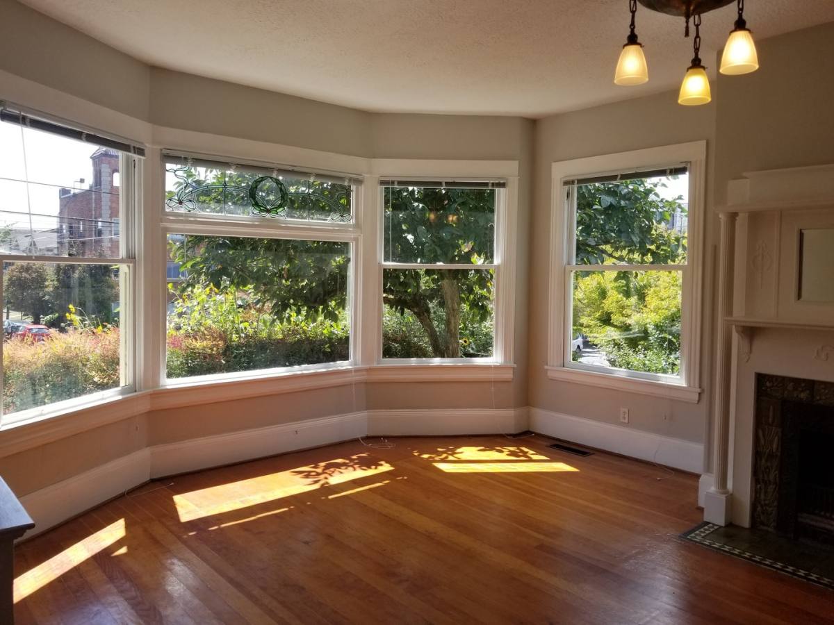 2117 SE Hawthorne, Portland, OR 97217 - Apartment for Rent