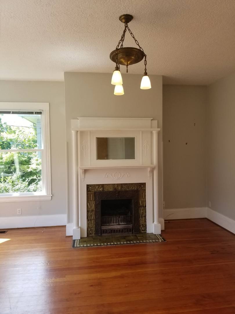 2117 SE Hawthorne, Portland, OR 97217 - Apartment for Rent - Image 2