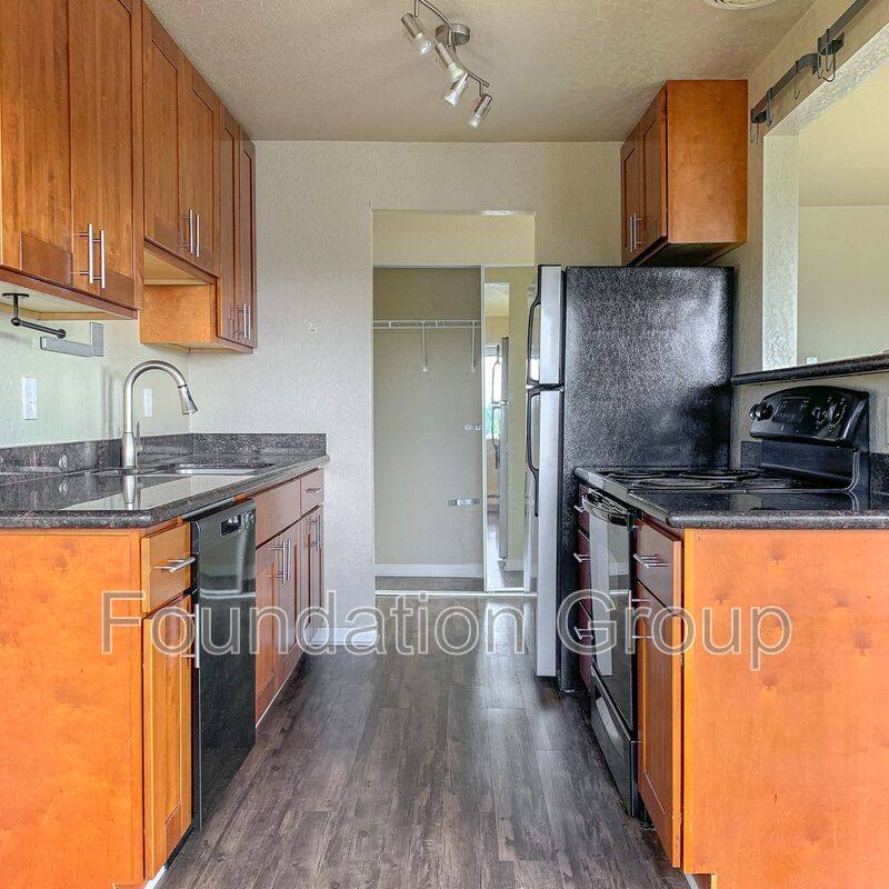 2405 NW 65th St #304, Seattle, WA 98117 - Apartment for Rent - Image 2