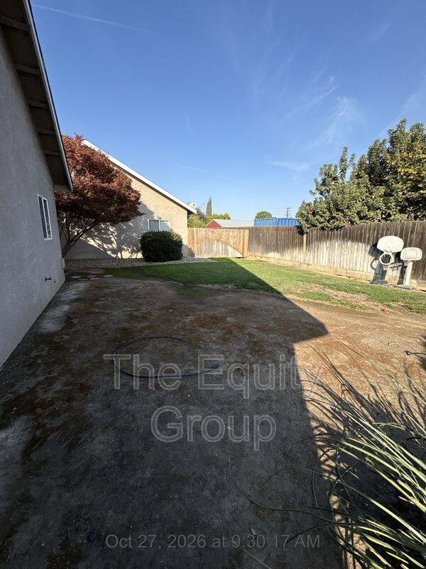 Apartment for rent at 2918 S Sallee Court, Visalia, CA 93277