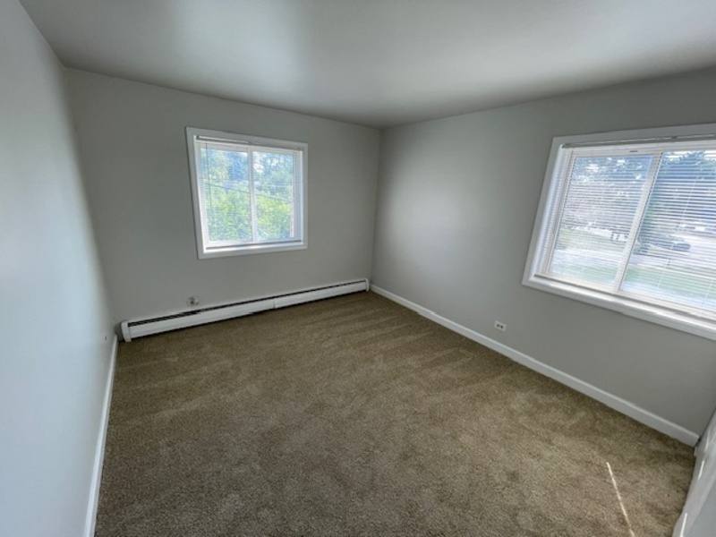 932 W Rollins Rd #E, Round Lake, IL 60073 - Apartment for Rent - Image 7