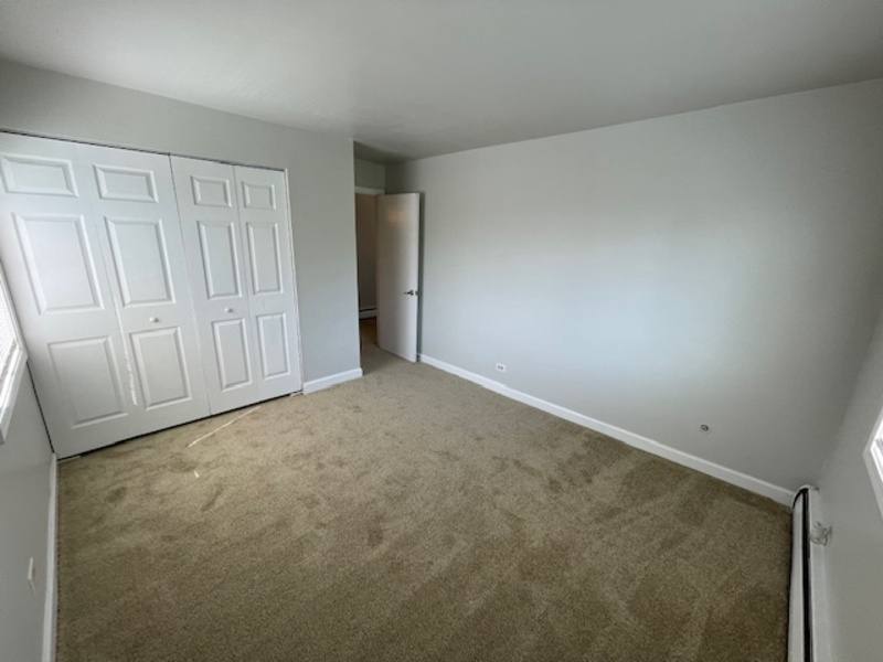 932 W Rollins Rd #E, Round Lake, IL 60073 - Apartment for Rent - Image 6