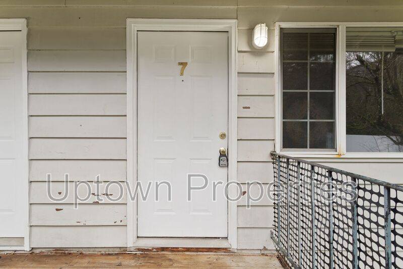 1515 SW Custer Dr #B7, Portland, OR 97219 - Apartment for Rent - Image 2