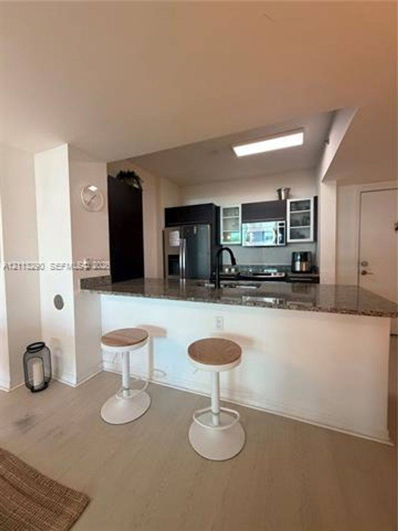 951 Brickell Ave #405, Miami, FL 33131 - Apartment for Rent - Image 1