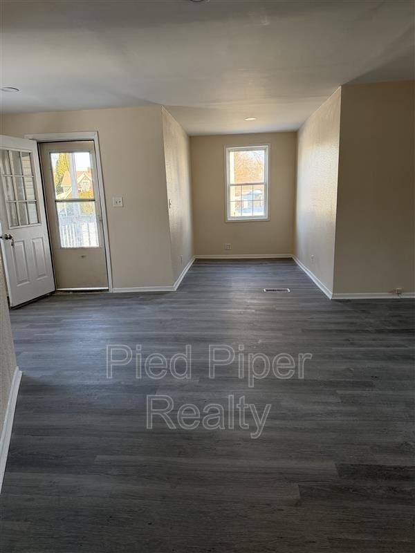 458 S Float Ave, Freeport, IL 61032 - House for Rent - Image 4