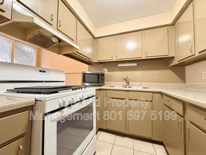353 S 1100 E #7, Salt Lake City, UT 84102 - Apartment for Rent - Image 8