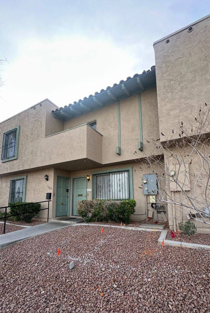 Townhouse for rent at 1529 Saylor Way, Las Vegas, NV 89108