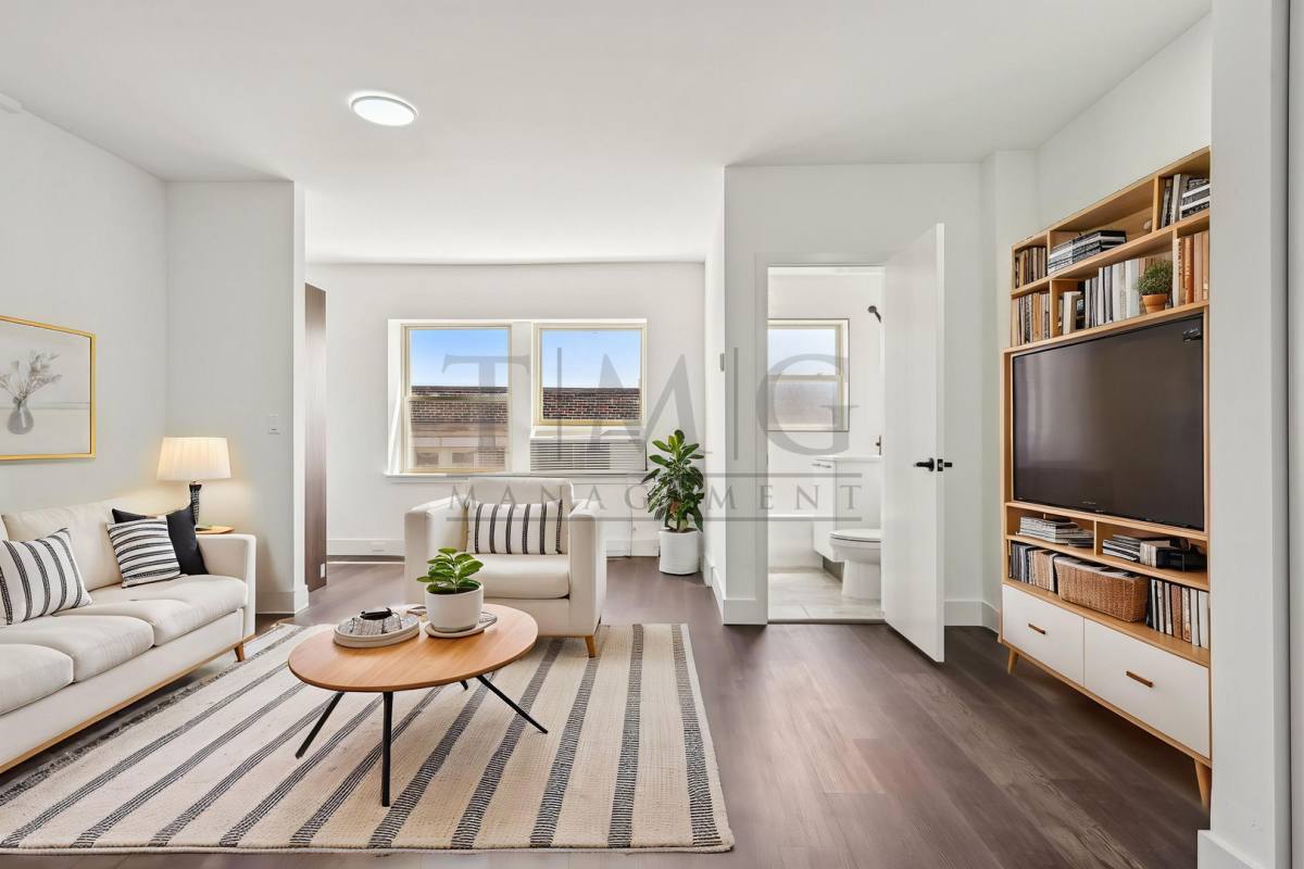 1553 W Hollywood Ave #302, Chicago, IL 60660 - Apartment for Rent - Image 1