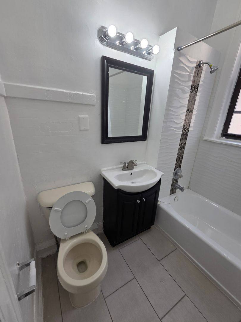 7200 S Bennett Ave, Chicago, IL 60649 - Apartment for Rent - Image 5