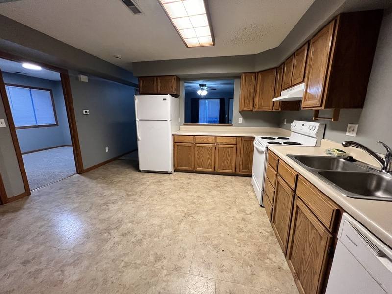 413 W Zeller, North Liberty, IA 52317 - Condo for Rent - Image 3