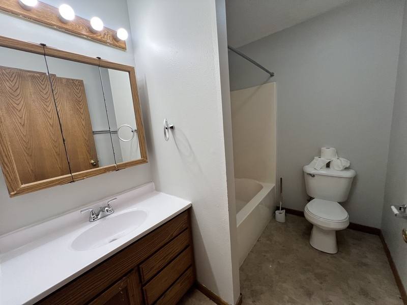413 W Zeller, North Liberty, IA 52317 - Condo for Rent - Image 5