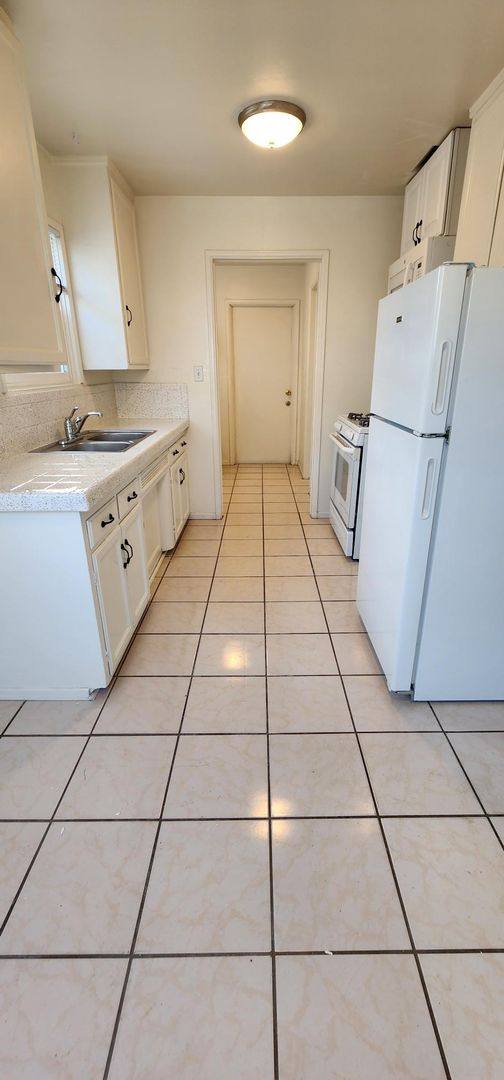 7916-7930 La Mesa Blvd, La Mesa, CA 91942 - Apartment for Rent - Image 5