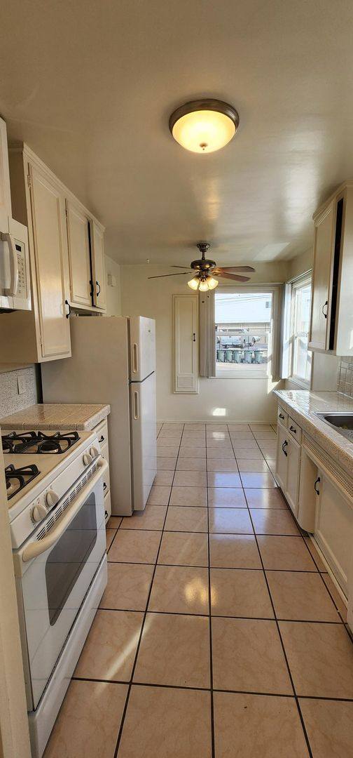 7916-7930 La Mesa Blvd, La Mesa, CA 91942 - Apartment for Rent - Image 6