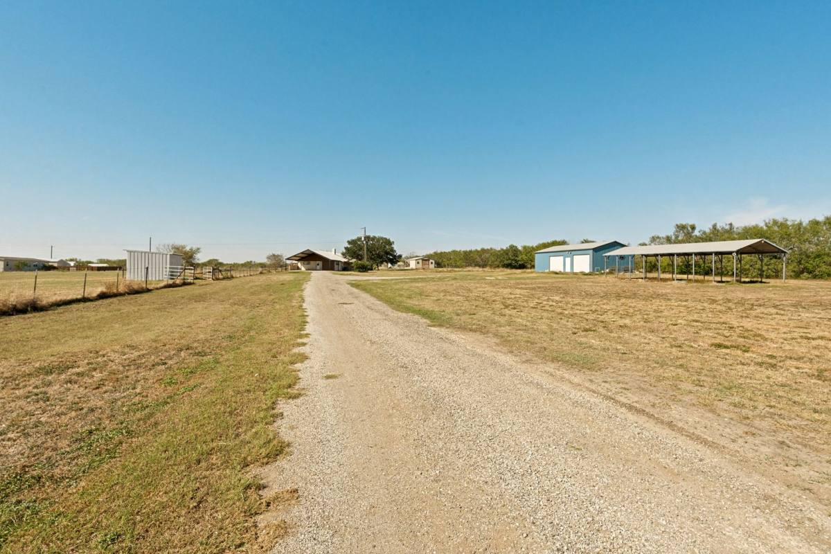 5010 FM 775, Seguin, TX 78155 - House for Rent - Image 6