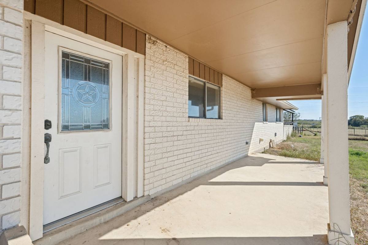 5010 FM 775, Seguin, TX 78155 - House for Rent - Image 3