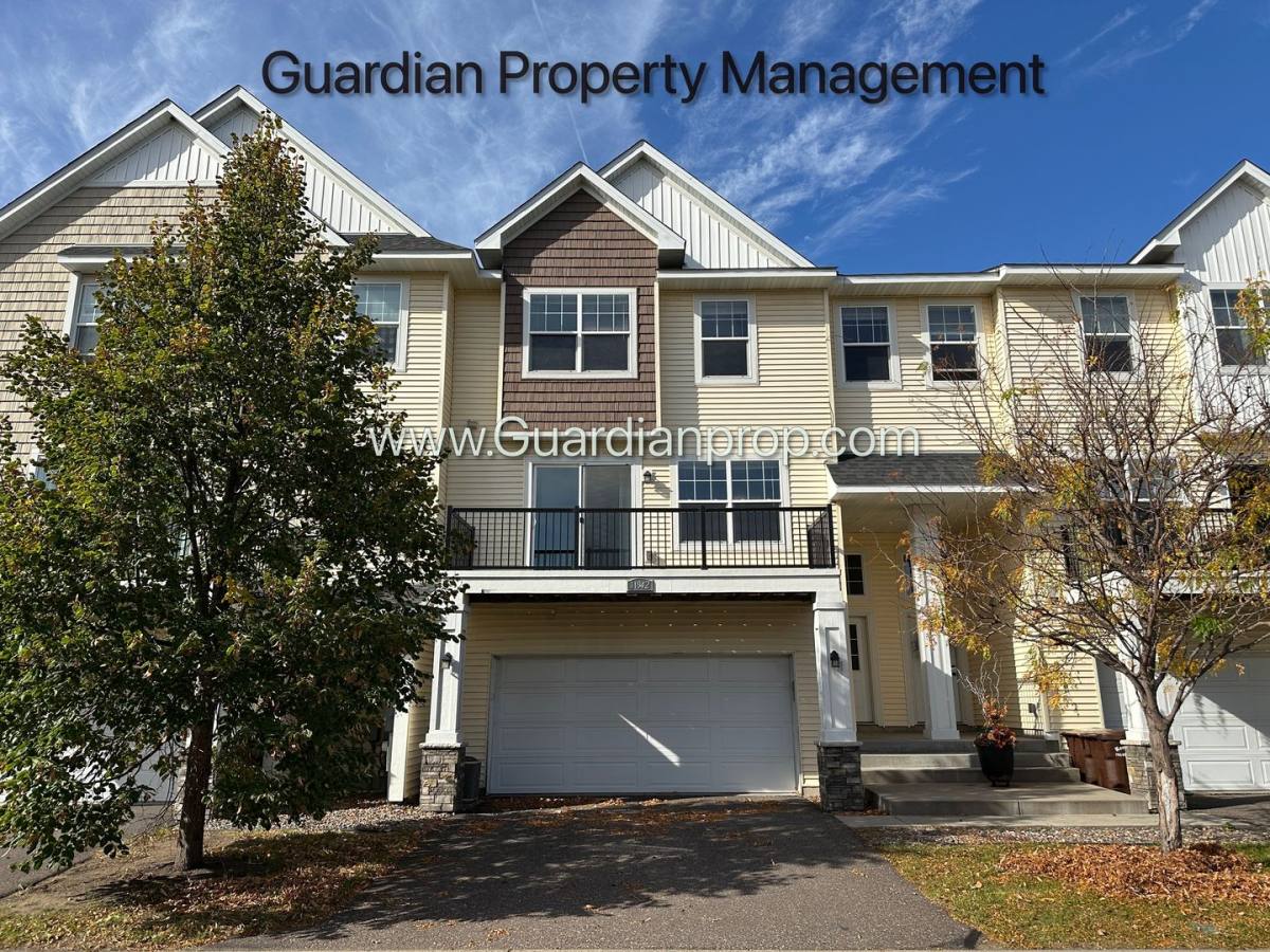 Townhouse for rent at 11942 Emery Village Dr N, Champlin, MN 55316