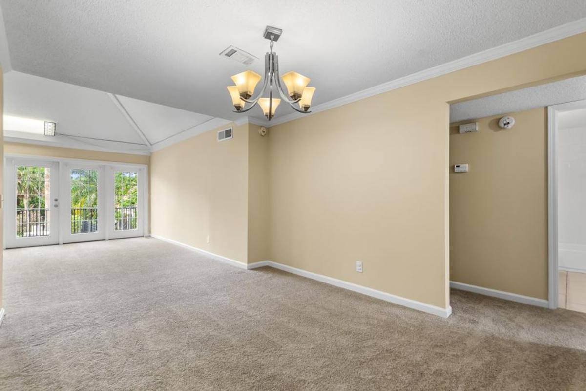 6550 Mission Court #4, Jacksonville, FL 32217 - Condo for Rent - Image 4