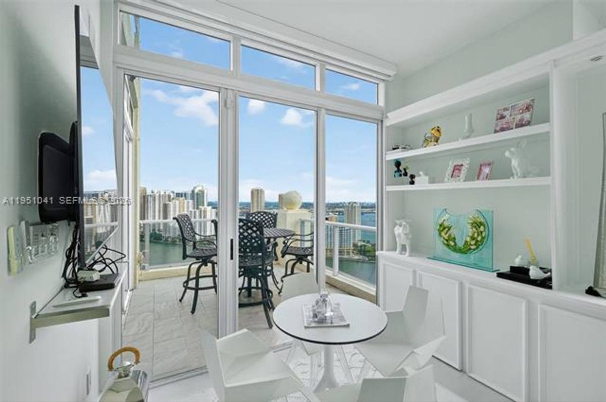 1155 Brickell Bay Dr, Miami, FL 33131 - Apartment for Rent - Image 9