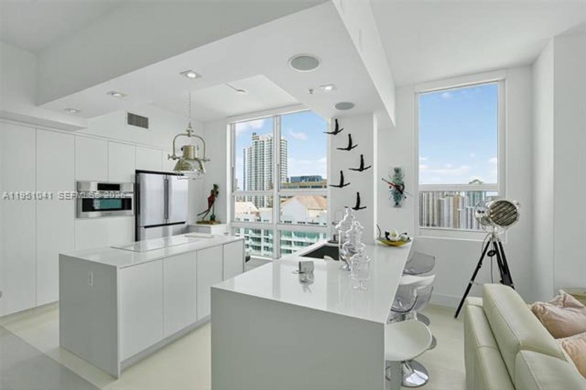 1155 Brickell Bay Dr, Miami, FL 33131 - Apartment for Rent - Image 7
