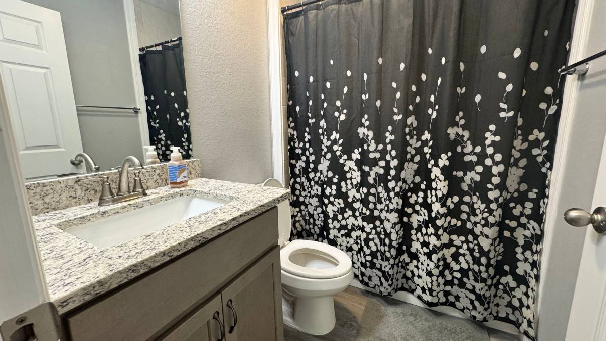 79 Guava Place Dr, Ocklawaha, FL 32179 - House for Rent - Image 4