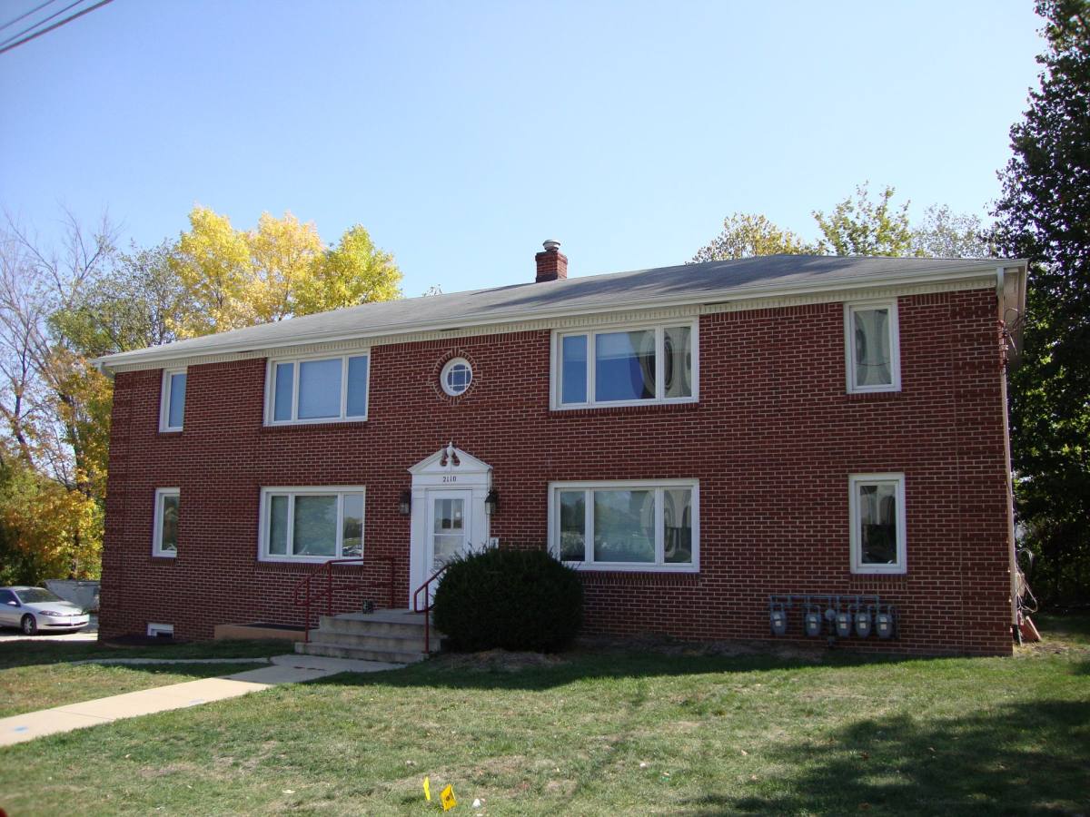 2110 Campus St, Cedar Falls, IA 50613 - Apartment for Rent - Image 1