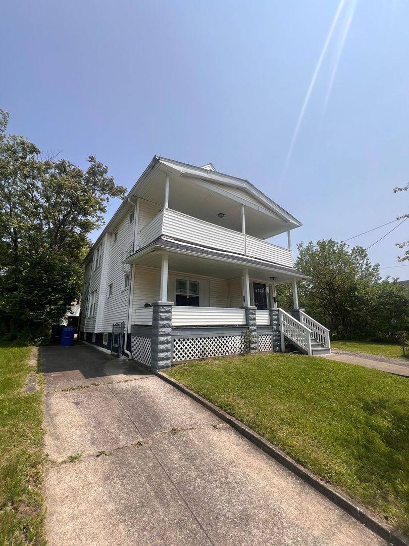Apartment for rent at 4275 E 114th St, Cleveland, OH 44105